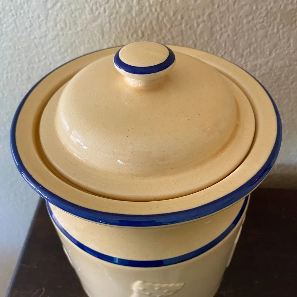 Vtg Williams Sonoma Embossed Stoneware Canister Christmas Cookie Jar England